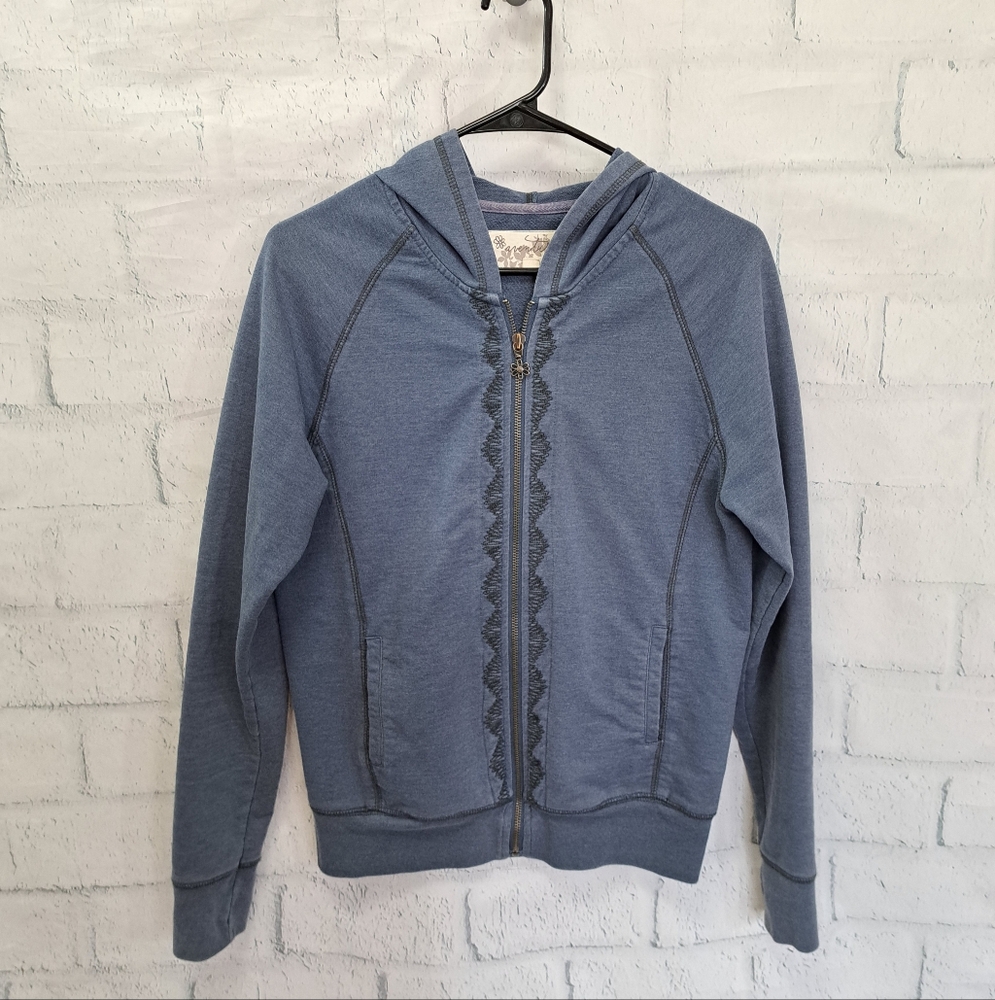 SALE. Aventura embroidered hoodie